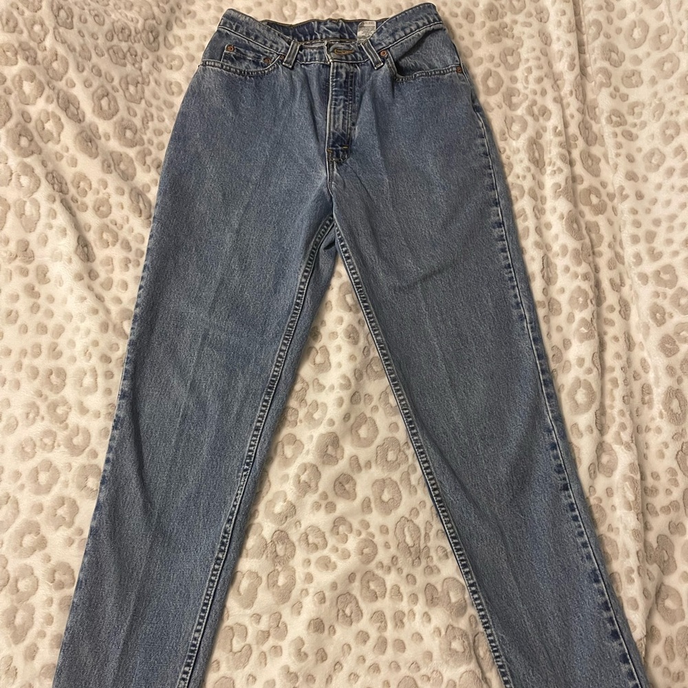 Levi’s vintage 90’s 100% cotton slim taper jeans